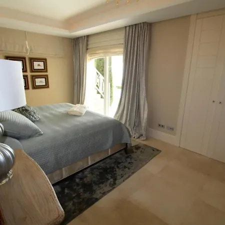 5 Bedrooms And Private Pool In Vakantiehuis *