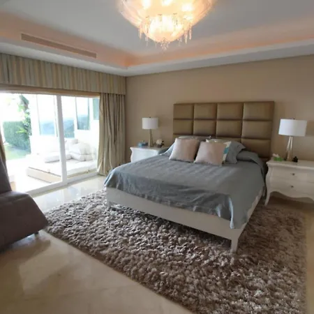 Vakantiehuis 5 Bedrooms And Private Pool In *