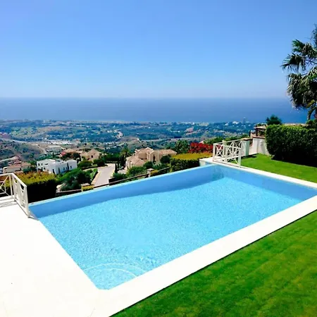 Vakantiehuis 5 Bedrooms And Private Pool In