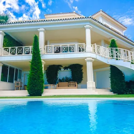 5 Bedrooms And Private Pool In Vakantiehuis *